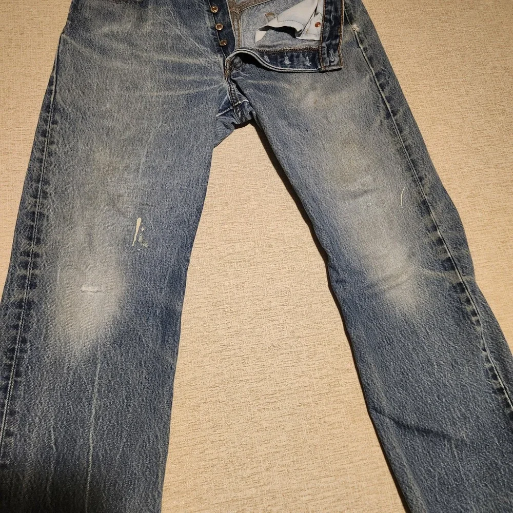 Levi's 501 Jeans Mens 35x32 Light Wash Blue Vintage Button Fly Straight Leg